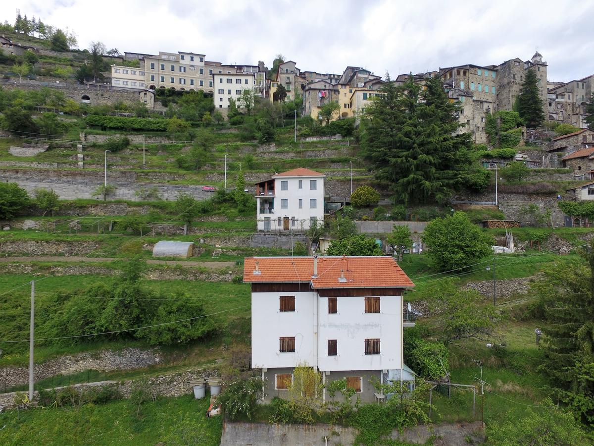 Casa Vacanze da Oscar Villa Triora Esterno foto