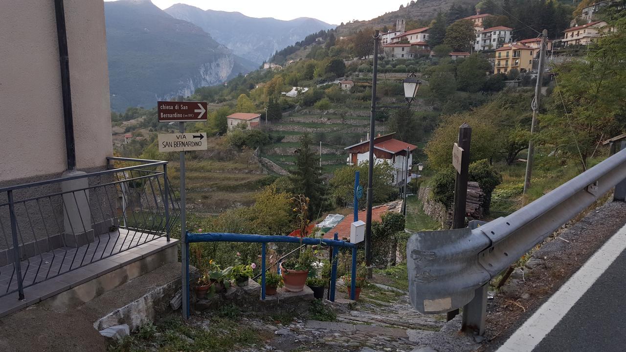 Casa Vacanze da Oscar Villa Triora Esterno foto