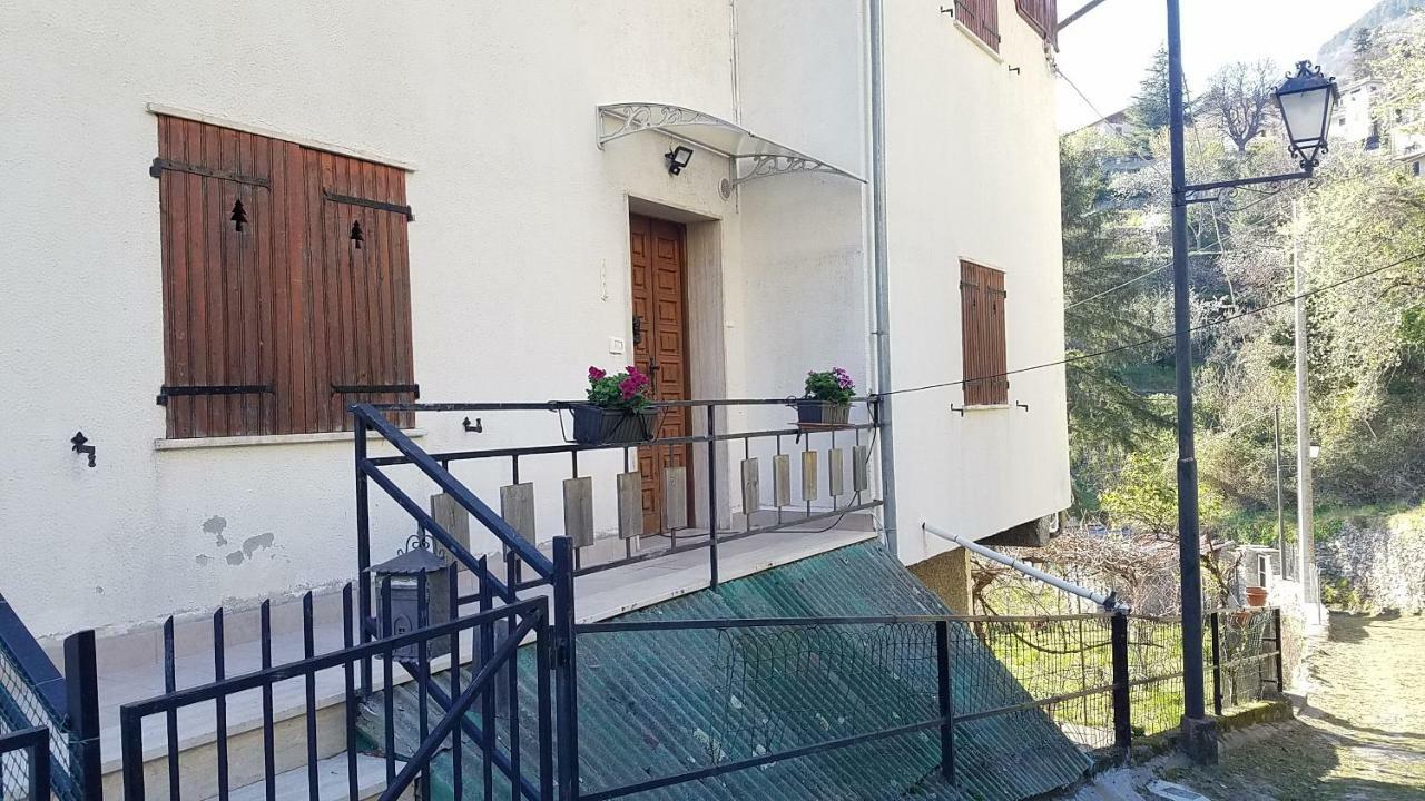 Casa Vacanze da Oscar Villa Triora Esterno foto
